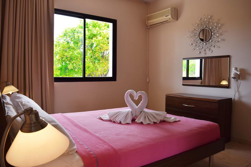 Anna Hotel Apartments Kissonerga Buitenkant foto