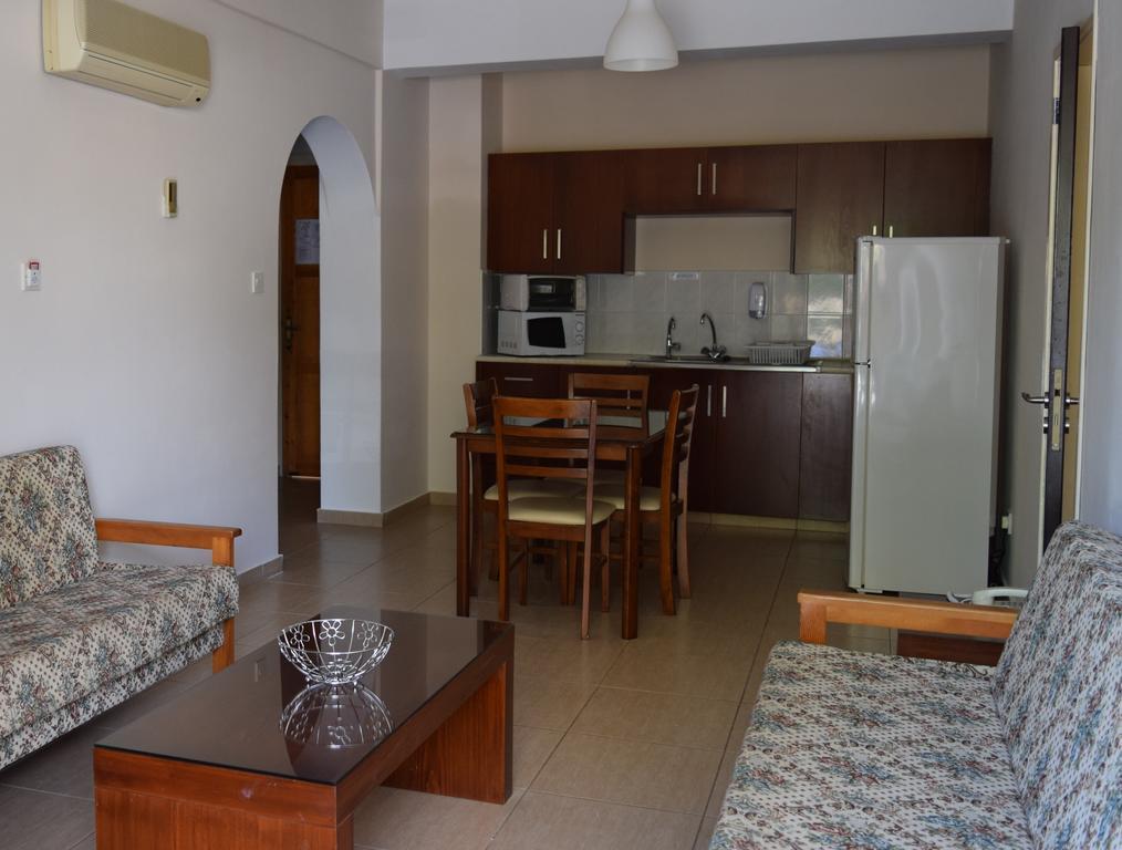 Anna Hotel Apartments Kissonerga Buitenkant foto
