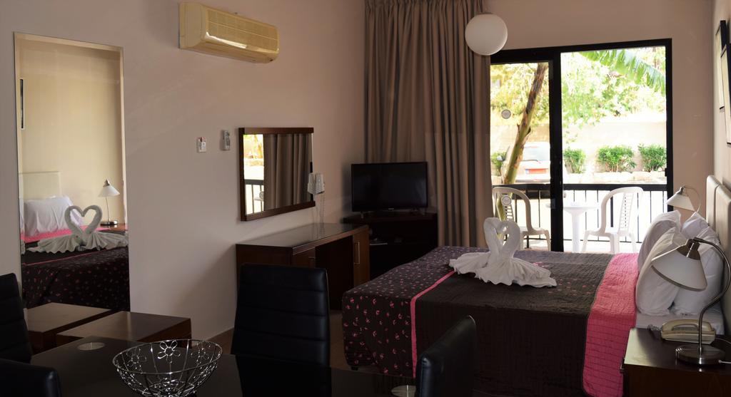 Anna Hotel Apartments Kissonerga Buitenkant foto