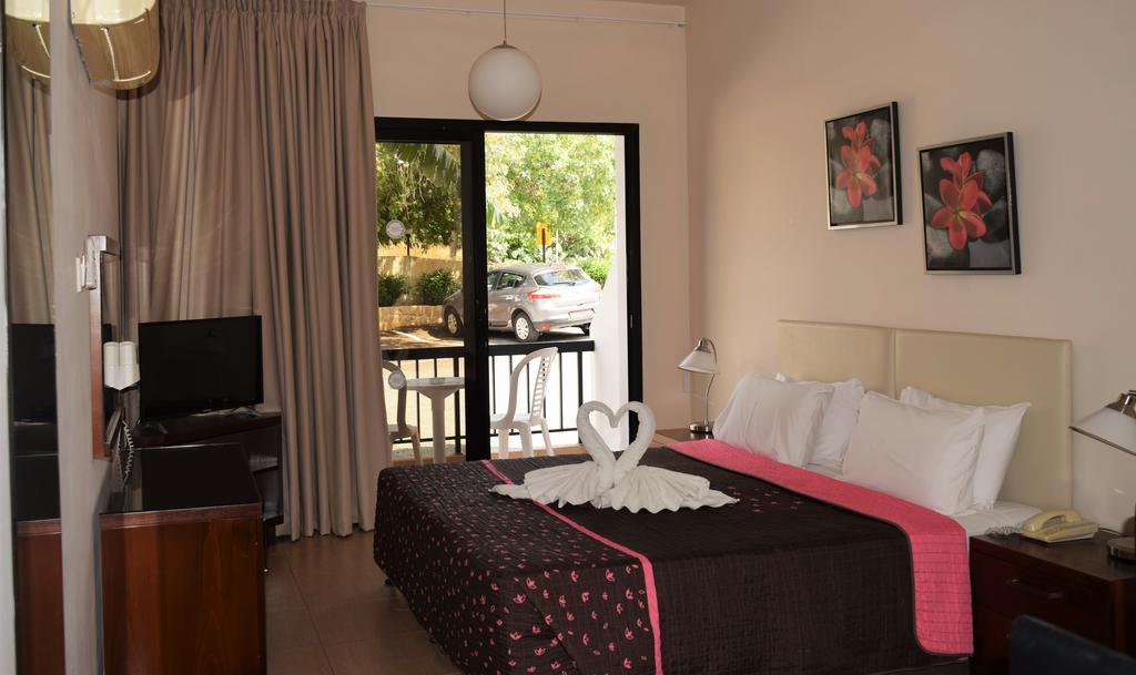 Anna Hotel Apartments Kissonerga Buitenkant foto