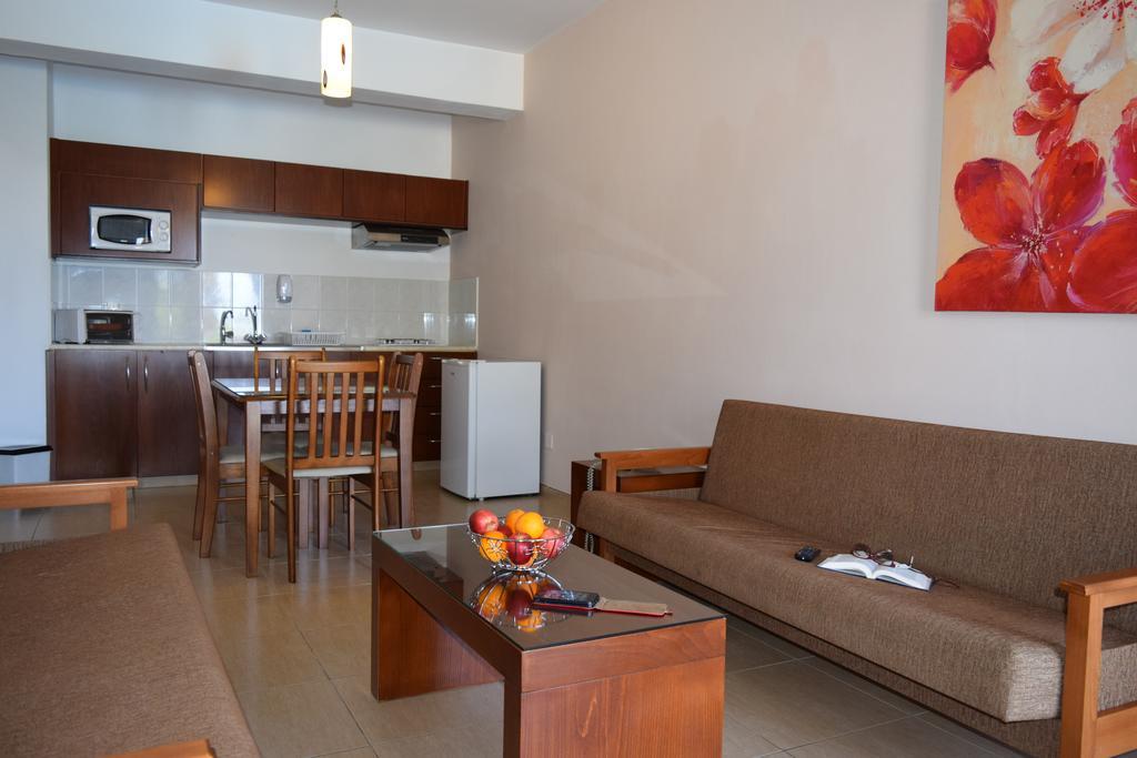 Anna Hotel Apartments Kissonerga Buitenkant foto