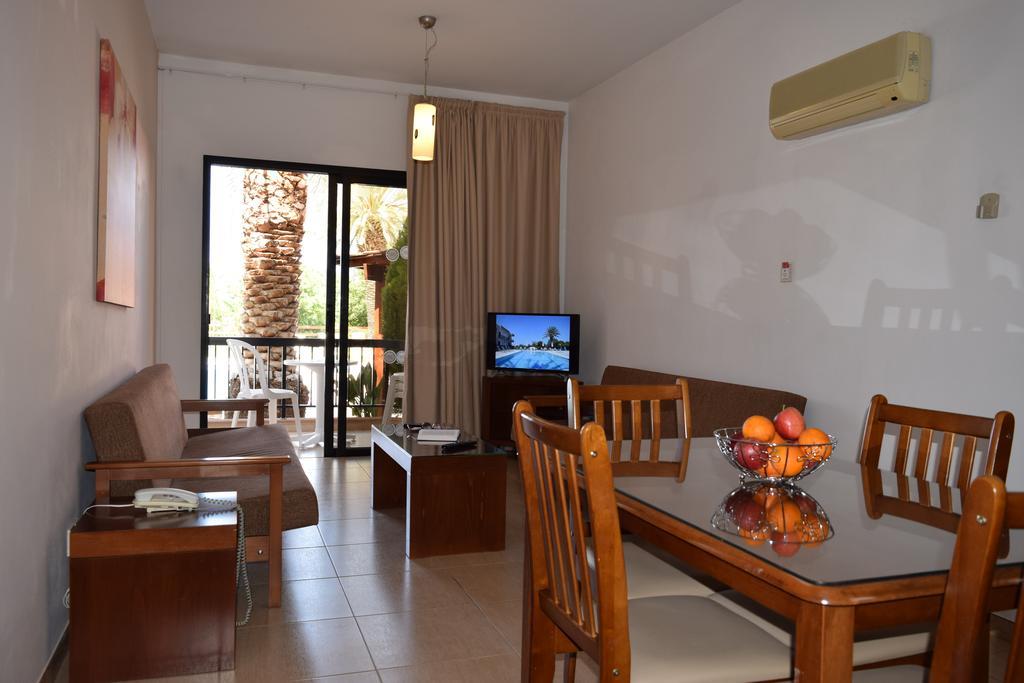 Anna Hotel Apartments Kissonerga Buitenkant foto